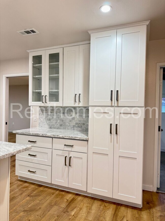 Building Photo - 16702 San Salvador Rd