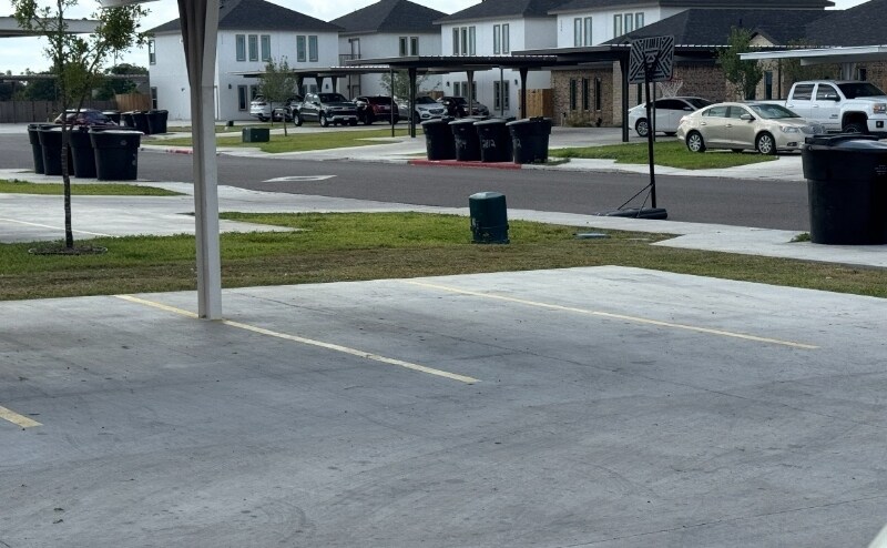 Building Photo - 2809 E Israel Ave