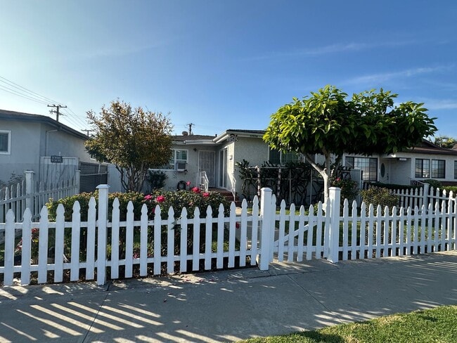 Building Photo - Beautifully remodeled 1-bed 1-bath centrally located in Artesia, CA