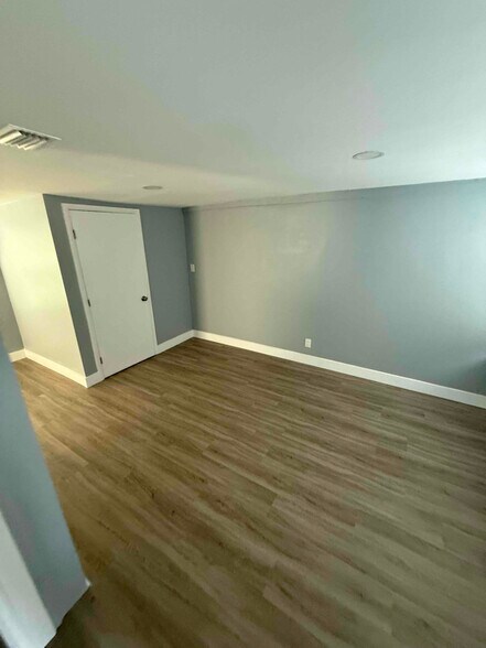 Building Photo - 4855 Fairfield Ave S