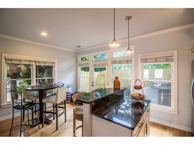 Building Photo - 1516 Howell Mill Rd NW