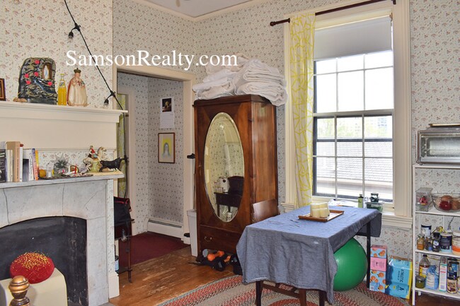 Building Photo - 144 Benefit St