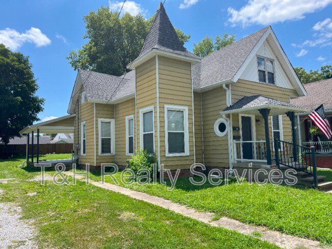 Building Photo - 413 W Franklin St