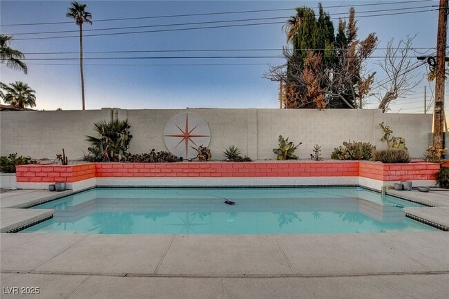 Building Photo - 1558 Aztec Way