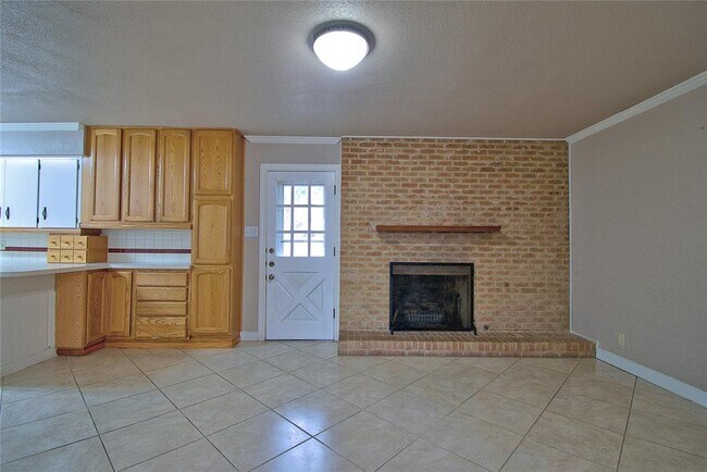 Building Photo - 11907 Oak Trail