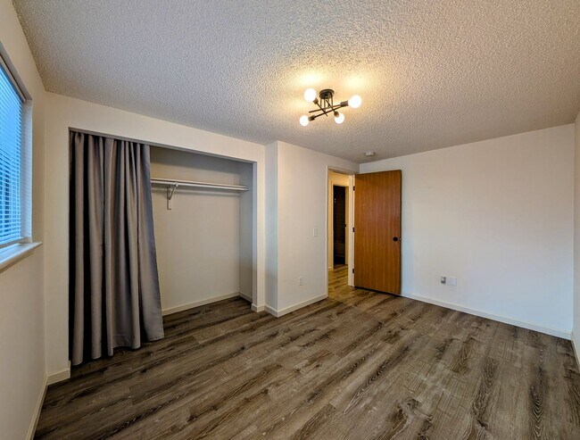 Building Photo - 3-Bedroom Home w/ 2-Car Garage & Fenced-In Backyard