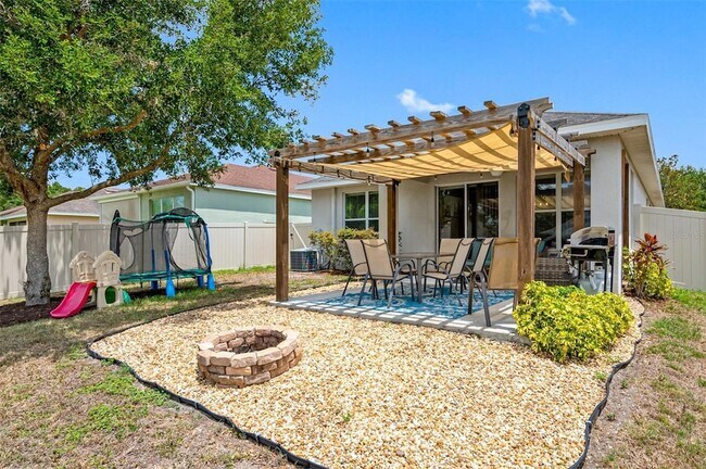Building Photo - 17414 New Cross Cir