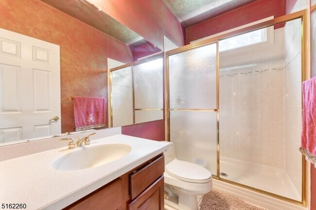 Building Photo - 12 Fieldflower Dr