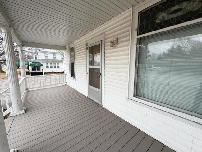 Building Photo - 201 S 1st St