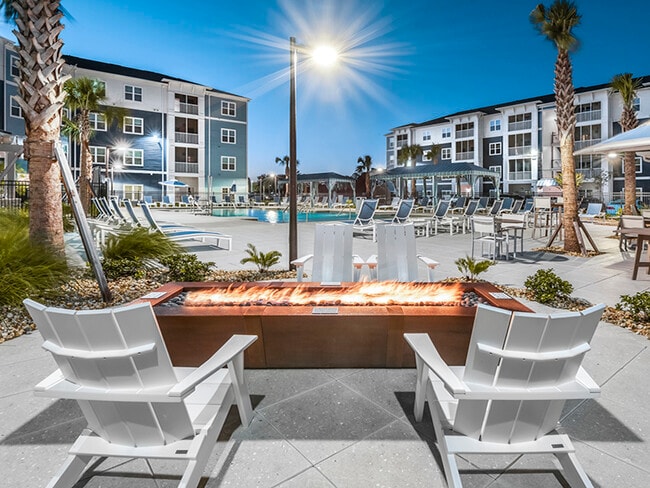 Building Photo - Aventine at West Melbourne