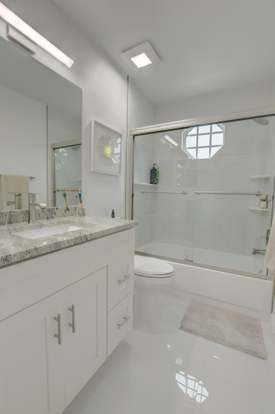 Building Photo - 6553 Via Regina
