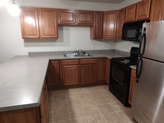 Building Photo - Diamond Valley Apartments