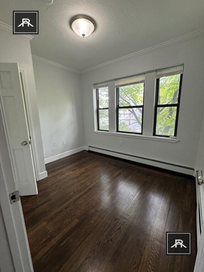 Building Photo - 2 bedroom in Boston MA 02119