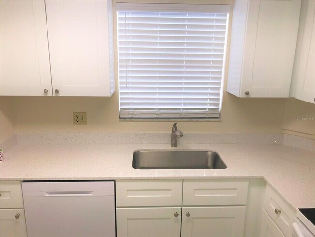 Building Photo - 4210 Ironwood Cir