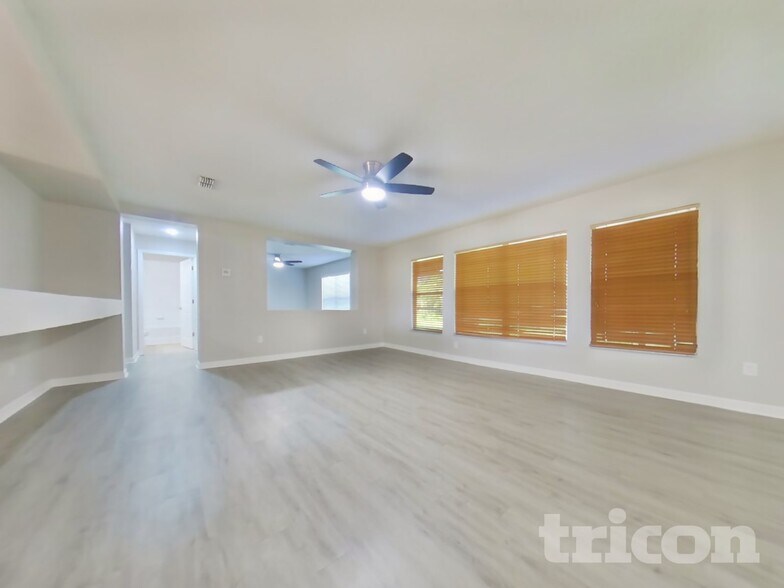 Building Photo - 321 Black Springs Ln