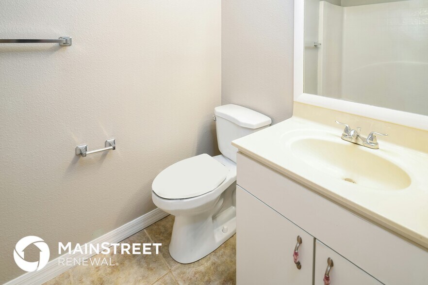 Building Photo - 2079 De Carlo Ave