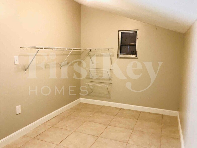 Building Photo - 112 Stafford Pl