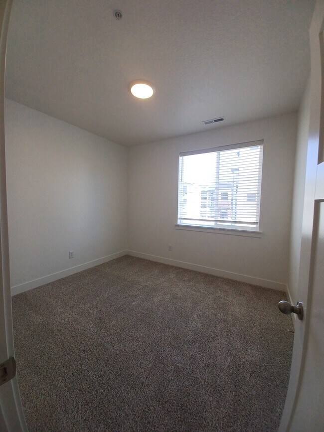 Building Photo - 1984 N 3410 W