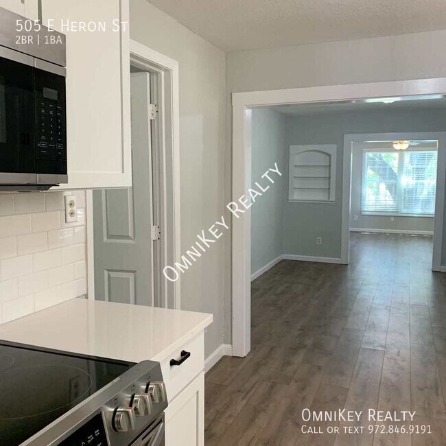 Building Photo - 505 E Heron St