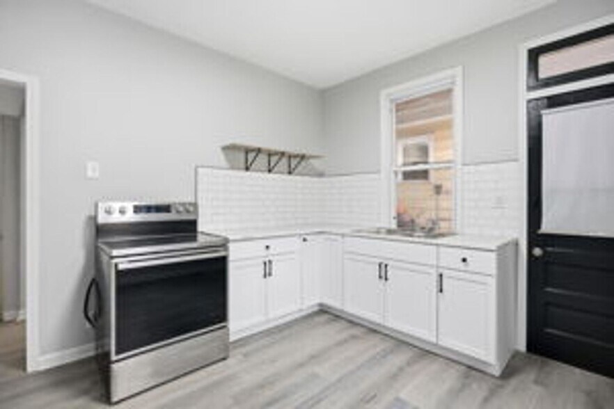 Building Photo - 312 Midland Ave