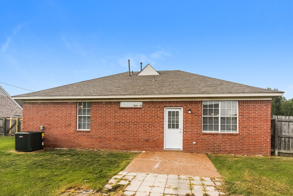 Building Photo - 3901 Long Creek Rd