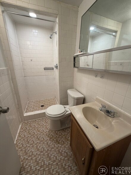 Building Photo - 33 Lancaster Terrace