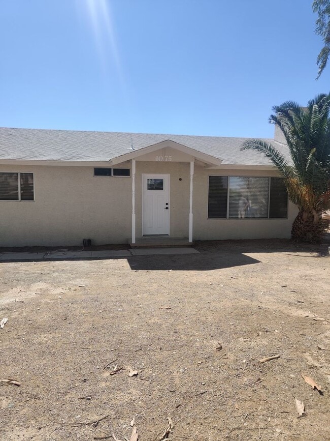 Building Photo - Updated Overton Home on 2 Acres!