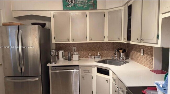 Building Photo - 1530 NE 191st St