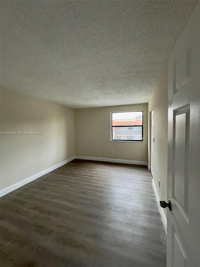 Building Photo - 200 W Park Dr