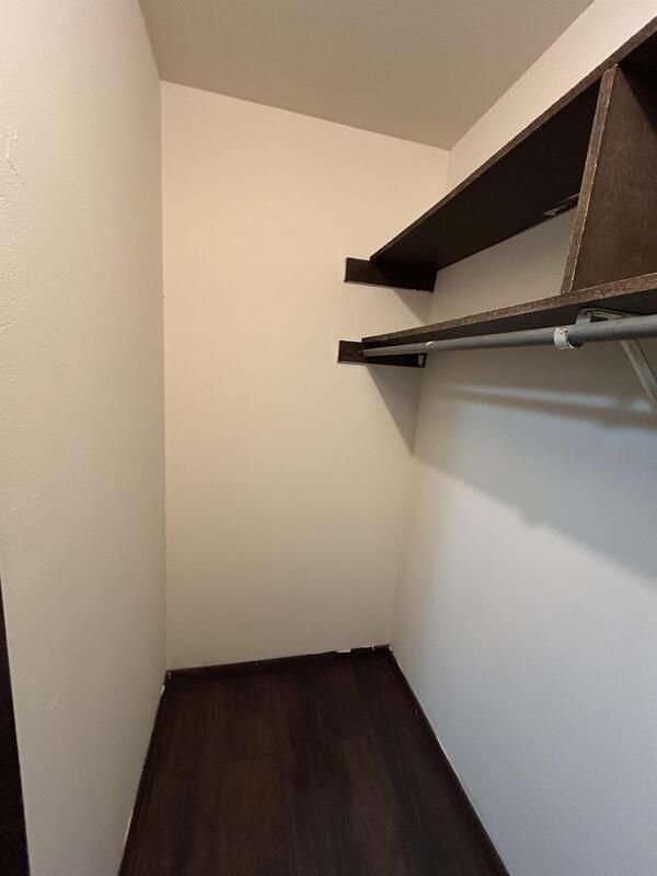 Building Photo - 134 E Johnson St