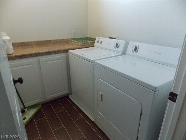 Building Photo - 1208 Olivia Pkwy