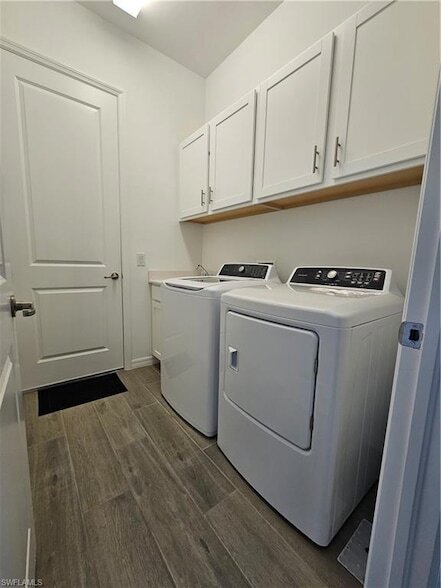 Building Photo - 5897 Sunningdale St