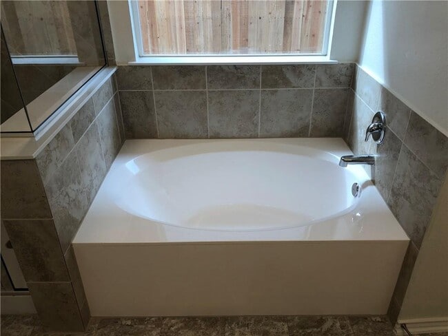 Building Photo - 625 Jud Allen Wy