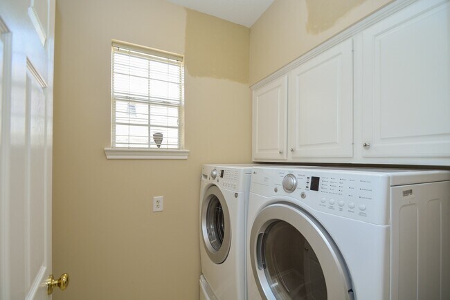 Building Photo - 17415 Fountainview Cir
