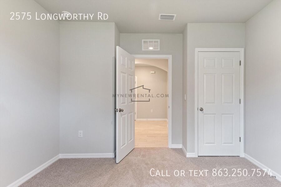 Building Photo - 2575 Longworthy Rd