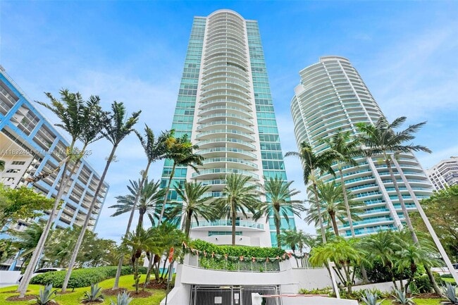 Building Photo - 2101 Brickell Ave