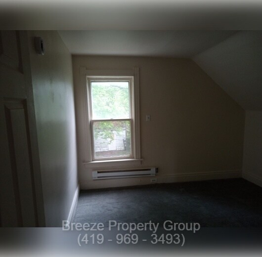 Building Photo - 713 Orchard St