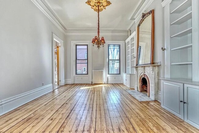 Building Photo - 654 Tremont St