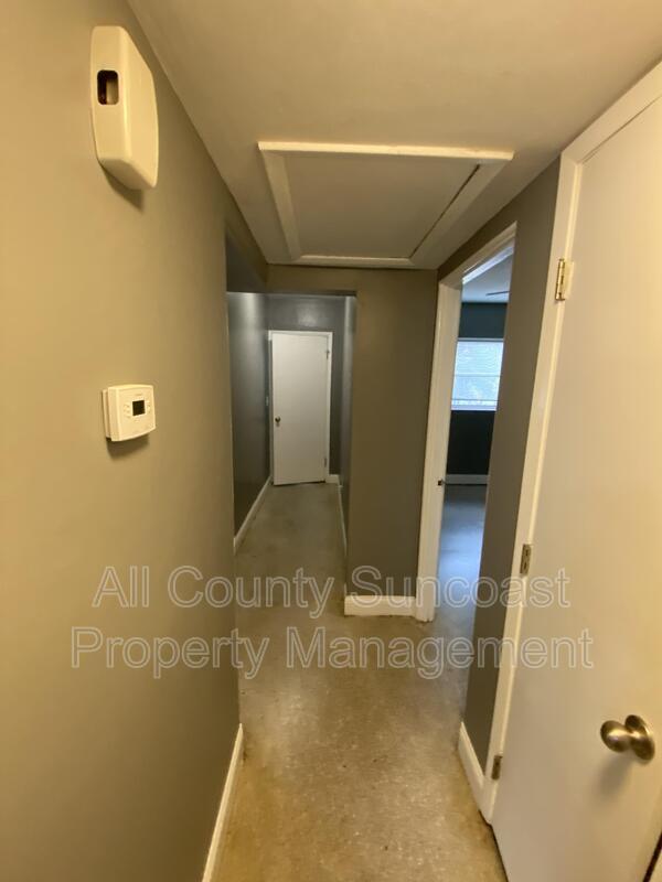 Building Photo - 5036 10th Ave N