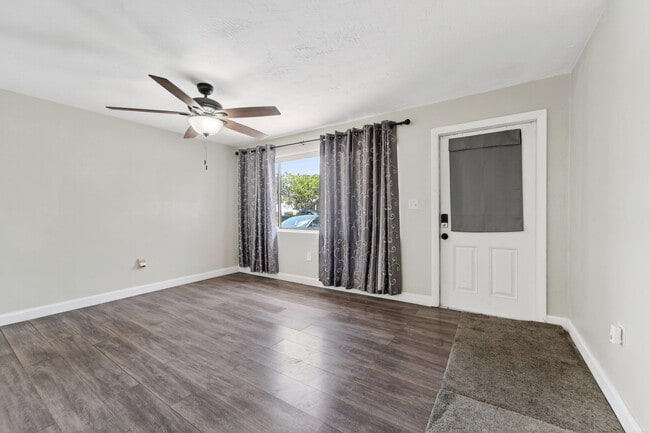 Building Photo - 4364 N Mary Cir