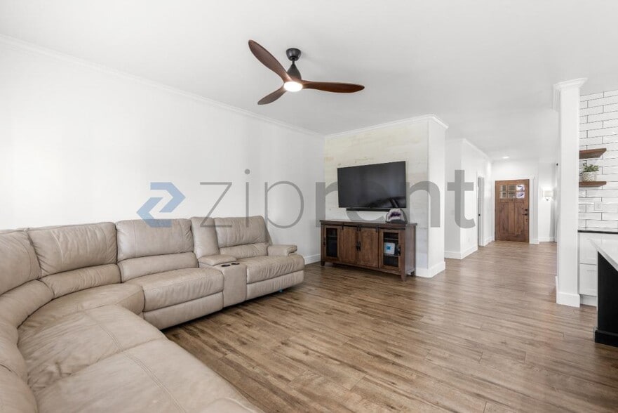 Building Photo - 3266 Meadow Grass Ln