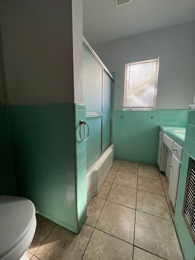 Building Photo - 544 W 120th St