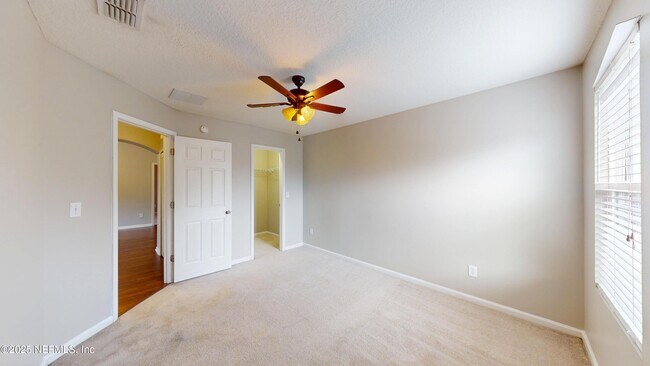 Building Photo - 105 N Aberdeenshire Dr