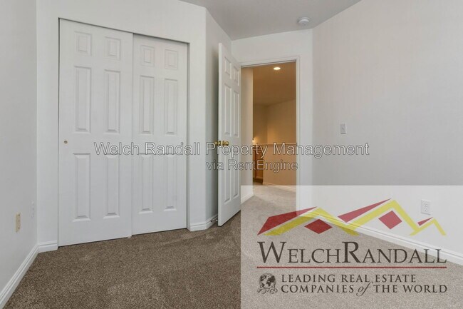 Building Photo - 167 Mountain Peak Dr