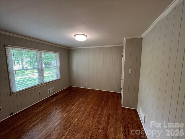 Building Photo - 1116 Bevis Dr