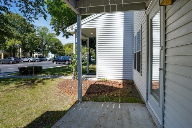 Building Photo - 20 Walden Dr