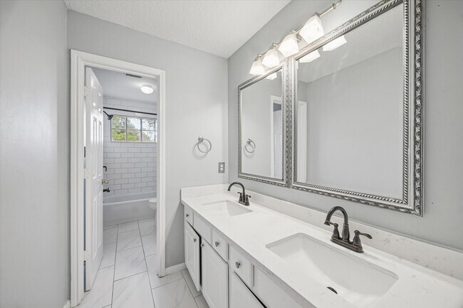 Building Photo - 25126 Barmby Dr