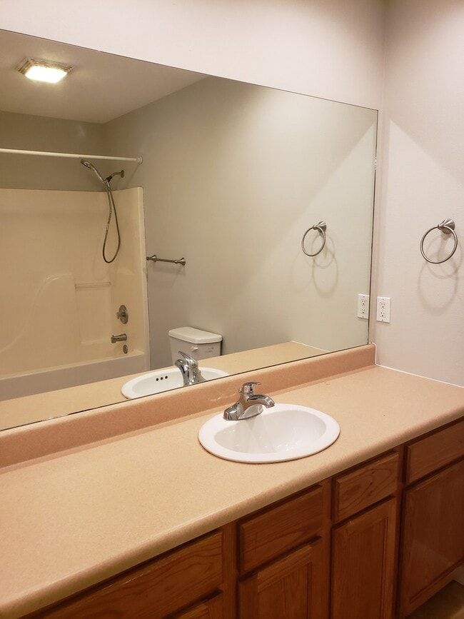 Building Photo - South East Springfield - Southern Hills Ho...