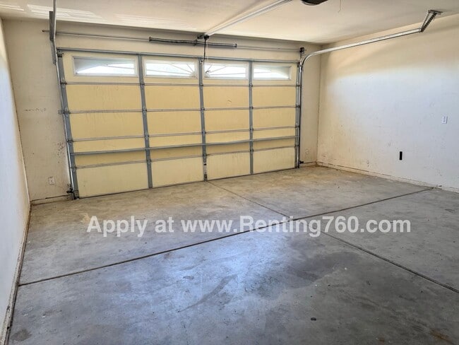 Building Photo - Spacious 3 Bed 2 Bath Home!