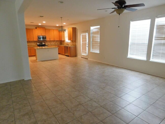 Building Photo - 4 Bed/ 3 Bath Stunner Located at Evans & TPC Parkway